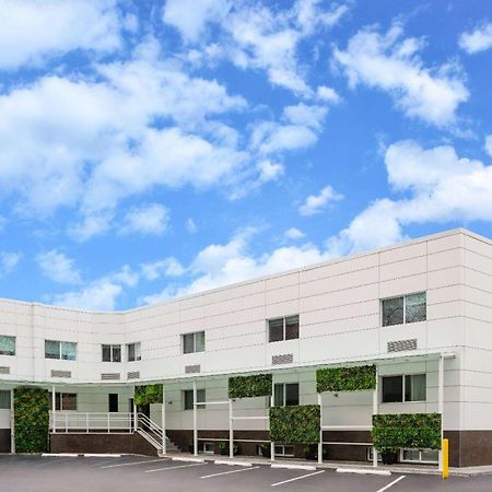 Hotel Ramada By Wyndham Bronx New York Exterior foto