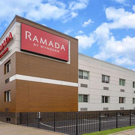 Hotel Ramada By Wyndham Bronx New York Exterior foto