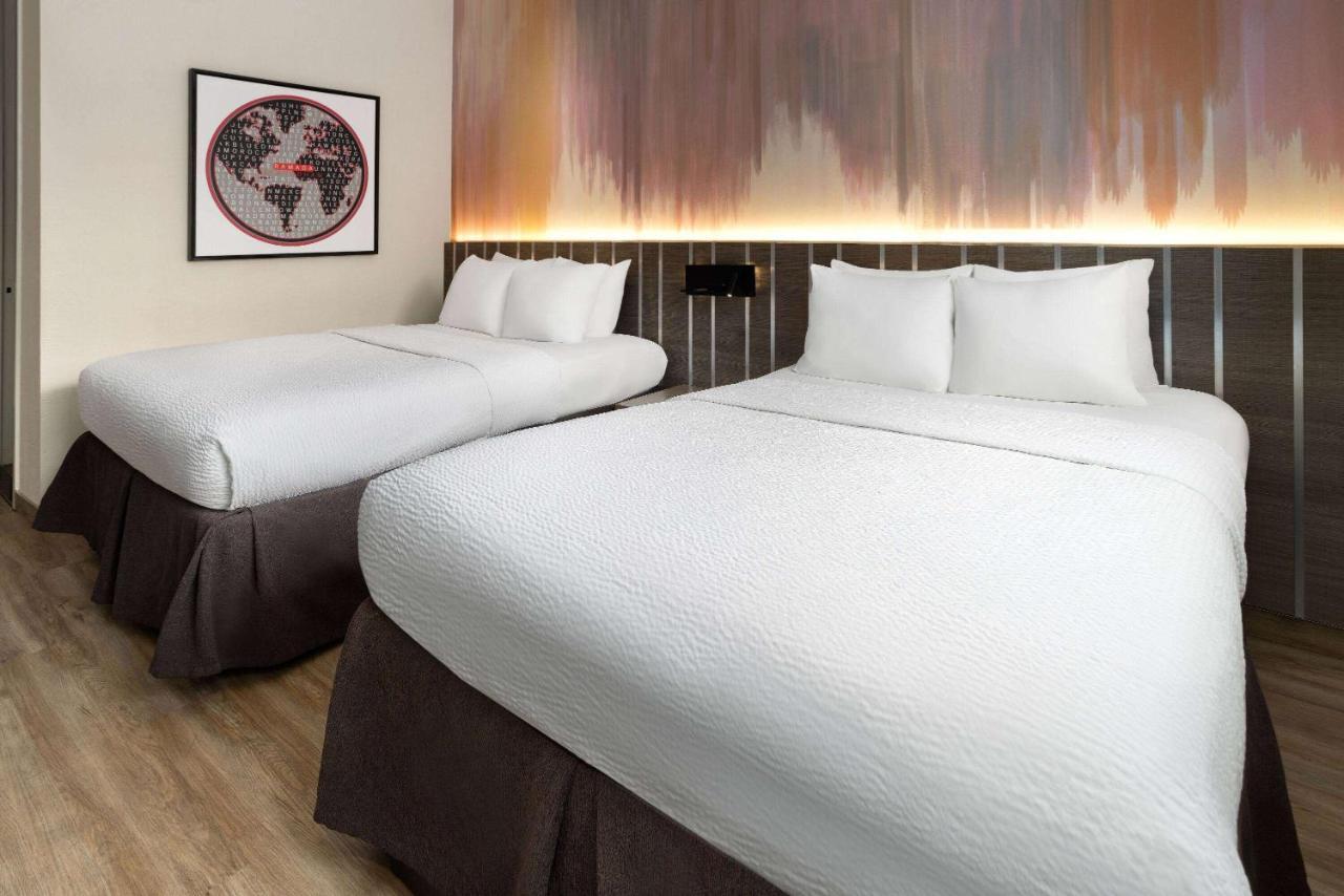 Hotel Ramada By Wyndham Bronx New York Exterior foto