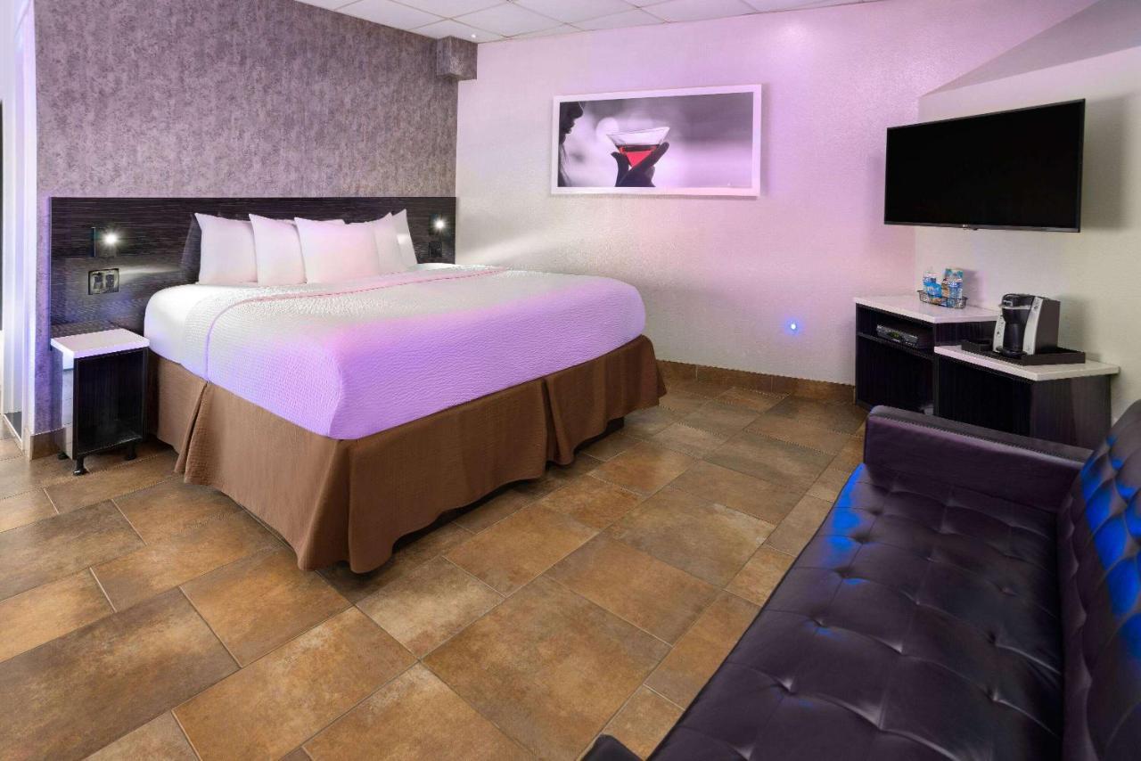 Hotel Ramada By Wyndham Bronx New York Exterior foto