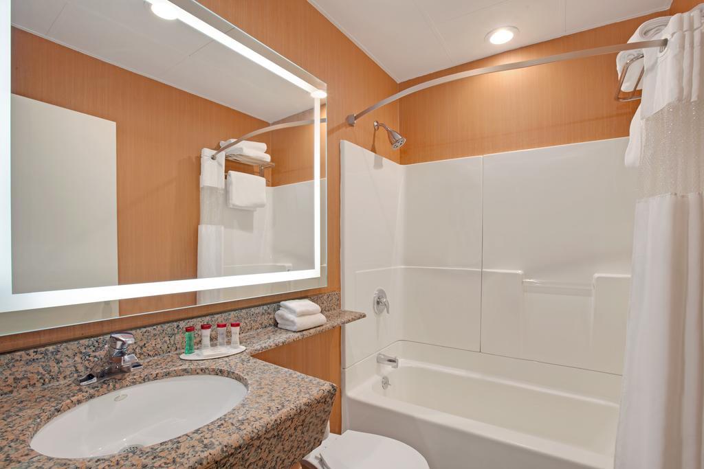 Hotel Ramada By Wyndham Bronx New York Zimmer foto