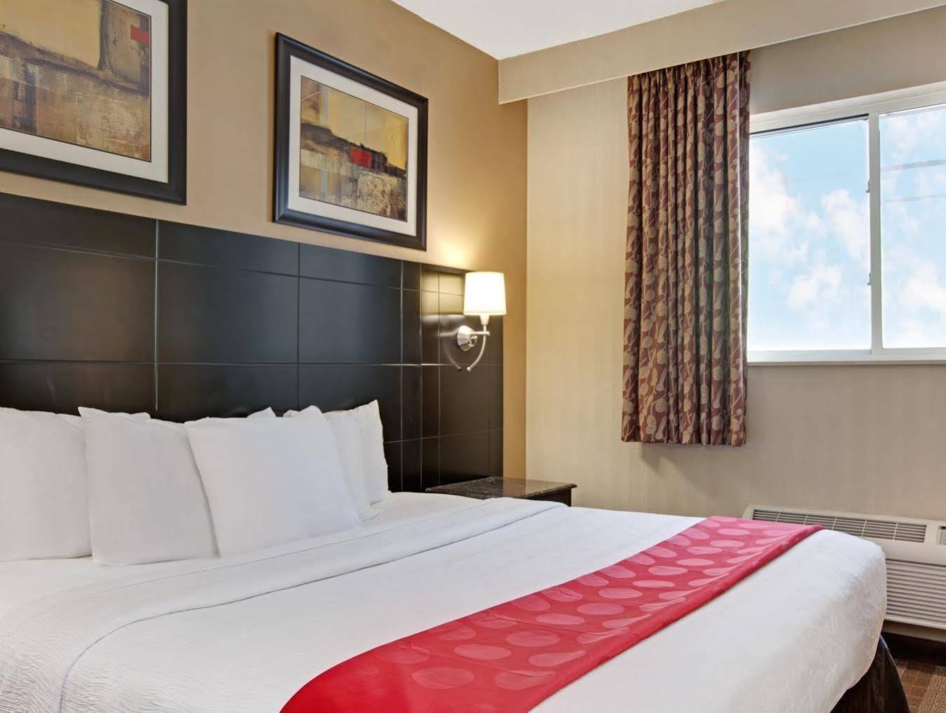 Hotel Ramada By Wyndham Bronx New York Exterior foto